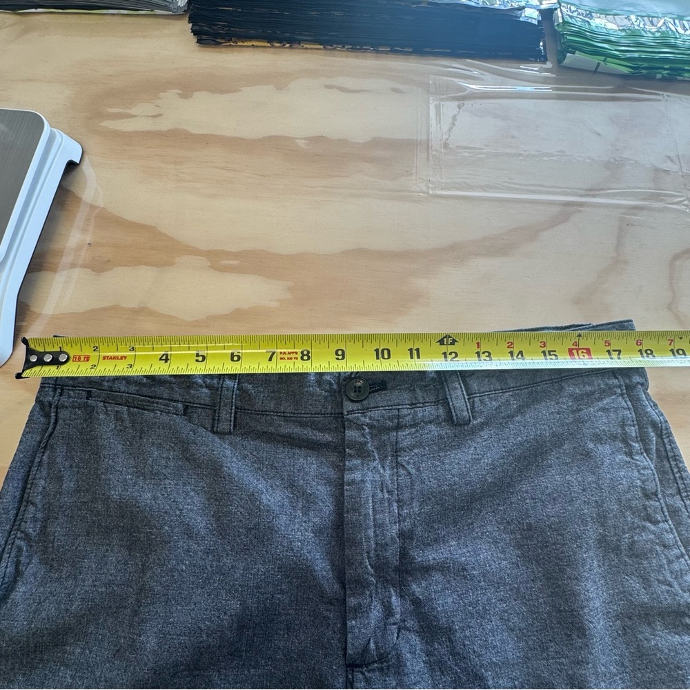Banana Republic Men's 9" Aiden Short Flat Front Cotton Dark Grey W34 - Picture 9 of 12